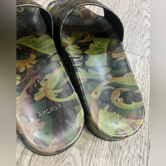 Authentic Versace Baroccoflage Slides Sandals Khaki 9 US (42 Euro) IT - Picture 3 of 4